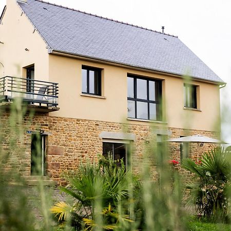 Maison Comprenant Deux Gites A Louer, Ensemble Ou Independamment, Capacite De 4 A 19 Personnes Idealement Place Pour Visiter Le Mont-Saint-Michel, Saint-Malo Et Les Alentours Baguer-Pican Esterno foto