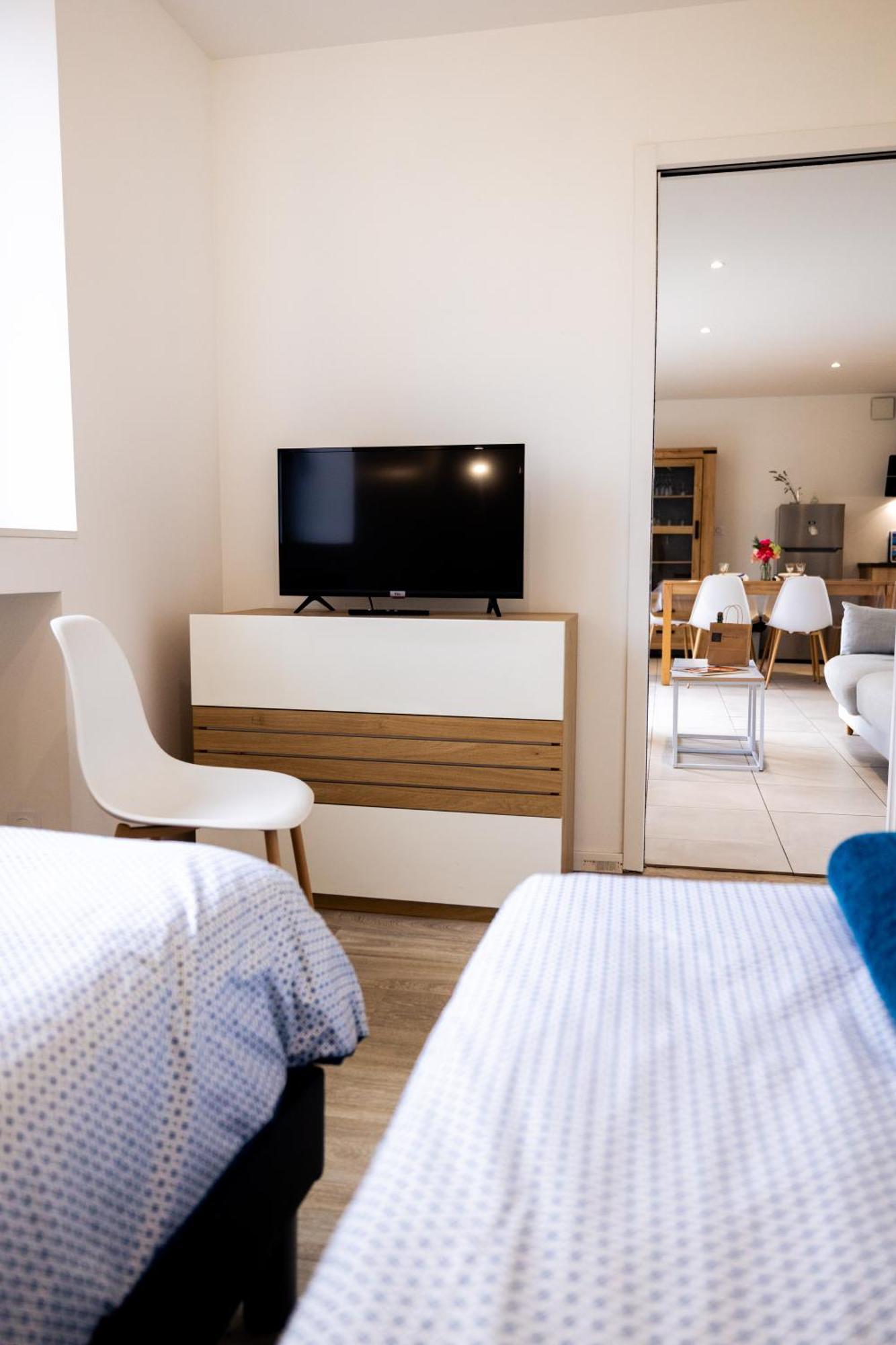 Maison Comprenant Deux Gites A Louer, Ensemble Ou Independamment, Capacite De 4 A 19 Personnes Idealement Place Pour Visiter Le Mont-Saint-Michel, Saint-Malo Et Les Alentours Baguer-Pican Esterno foto