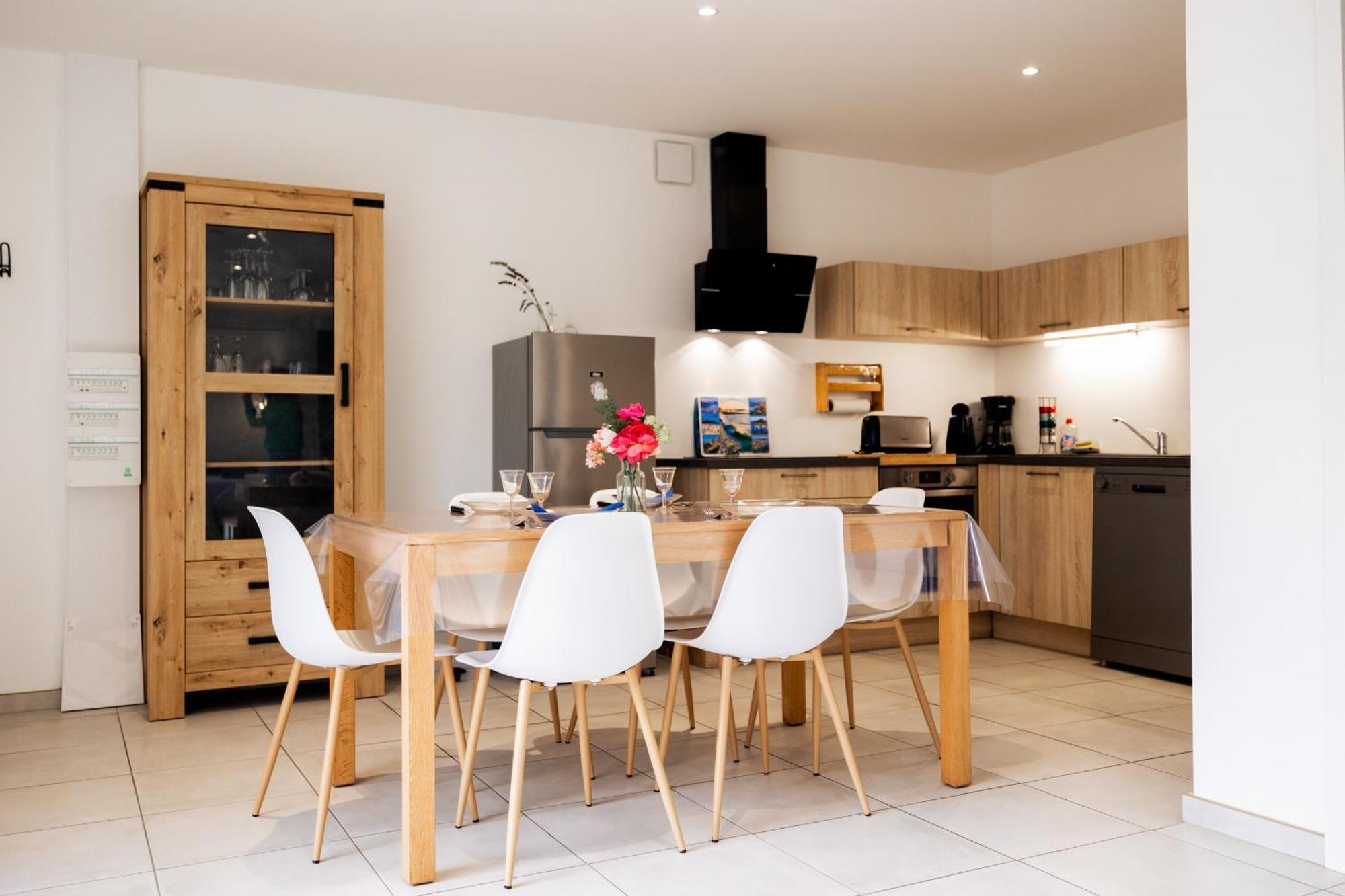 Maison Comprenant Deux Gites A Louer, Ensemble Ou Independamment, Capacite De 4 A 19 Personnes Idealement Place Pour Visiter Le Mont-Saint-Michel, Saint-Malo Et Les Alentours Baguer-Pican Esterno foto