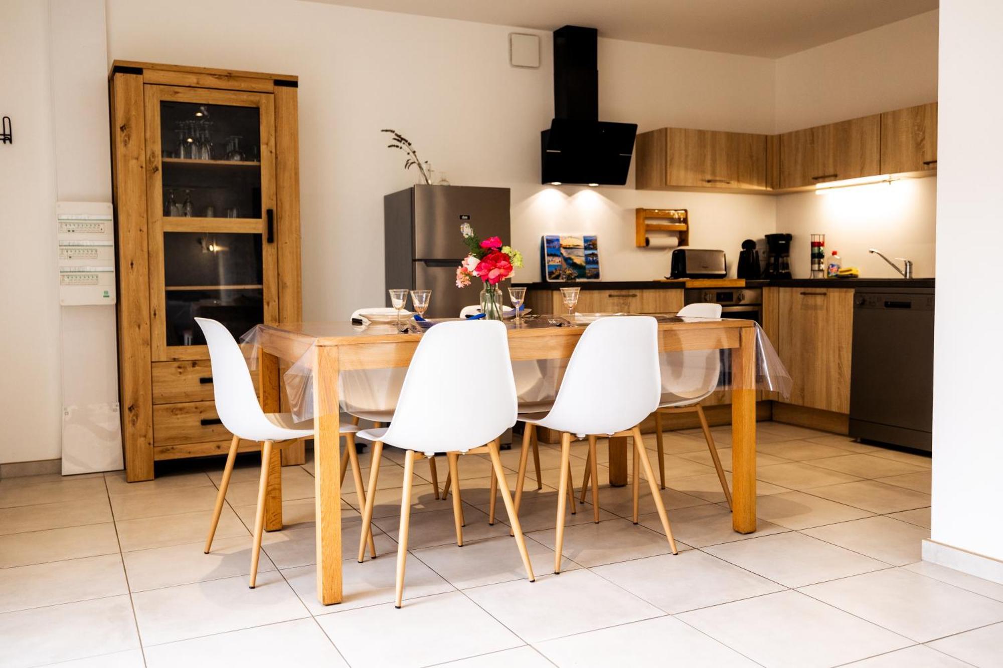 Maison Comprenant Deux Gites A Louer, Ensemble Ou Independamment, Capacite De 4 A 19 Personnes Idealement Place Pour Visiter Le Mont-Saint-Michel, Saint-Malo Et Les Alentours Baguer-Pican Esterno foto